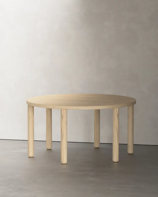 Layout - Round Dining Table