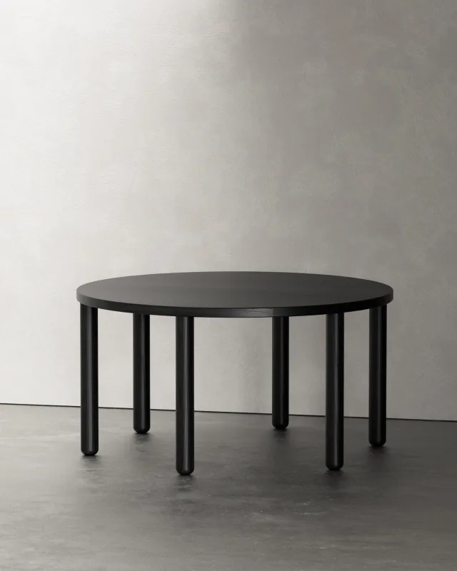 Layout - Round Dining Table