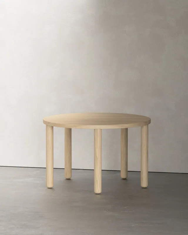 Layout - Round Dining Table