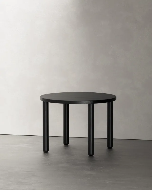 Layout - Round Dining Table